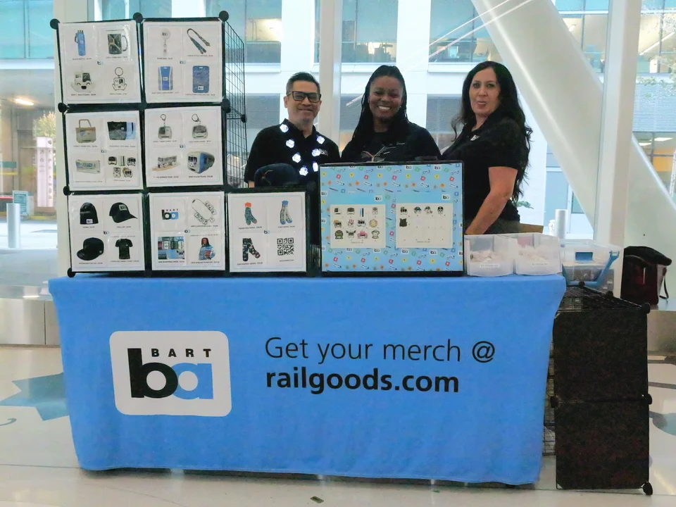 2nd Annual Pop-up Transit Art Fair — photo 9